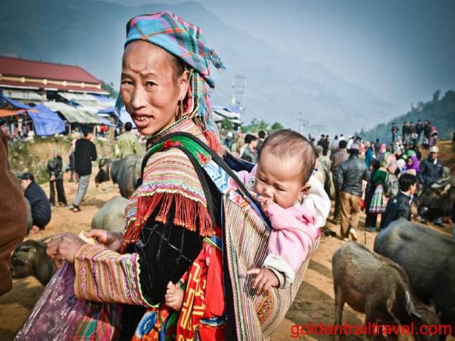 Coc Ly Market Tour 1 Day